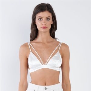 ✨🛍✨NWT Silk-Like Bralette